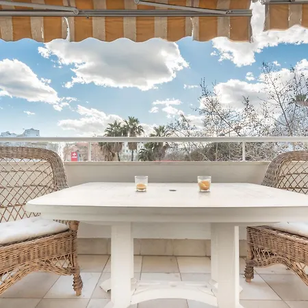 Azul マルベーリャ